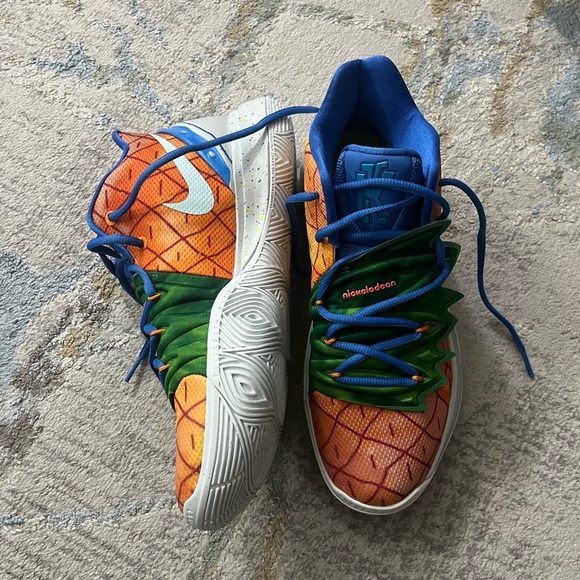 BRAND NEW NIKE Sponge Bob Shoes - Picture 4 of 4